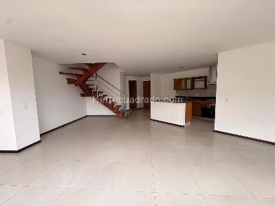 Apartamento de 3 alcobas en venta en Sabaneta, Sabaneta, 114 m² · foto 2 de 16
