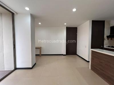 Apartamento de 2 alcobas en arriendo en El Poblado, Medellín, 70 m² · foto 2 de 11