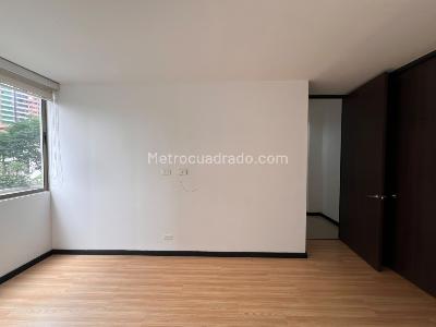 Apartamento de 2 alcobas en arriendo en El Poblado, Medellín, 70 m² · foto 8 de 11