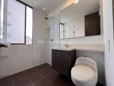 Apartamento de 2 alcobas en arriendo en Altos Del Poblado, Medellín, 87 m² · foto 13 de 13