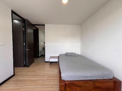 Apartamento de 2 alcobas en arriendo en Altos Del Poblado, Medellín, 87 m² · foto 8 de 13