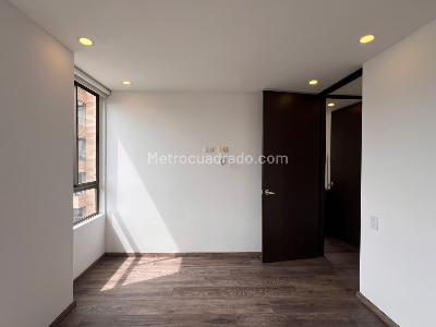 Apartamento de 2 alcobas en arriendo en El Poblado, Medellín, 68 m² · foto 8 de 11