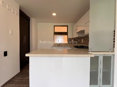Apartamento en venta en El Poblado, Medellín · foto 3 de 11