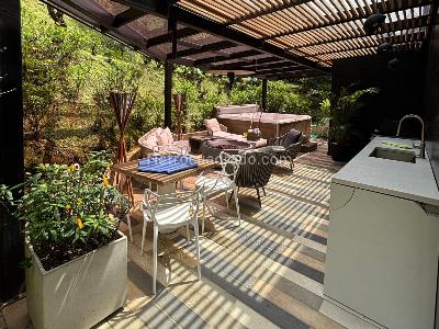Casa de 4 alcobas en venta en El Poblado, Medellín, 1500 m² · foto 17 de 19