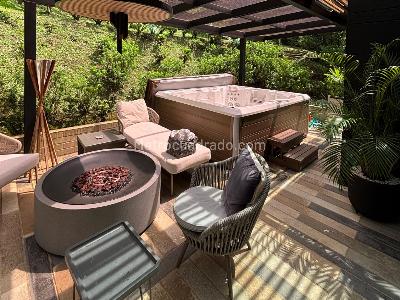 Casa de 4 alcobas en venta en El Poblado, Medellín, 1500 m² · foto 18 de 19