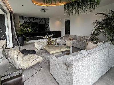Casa de 4 alcobas en venta en El Poblado, Medellín, 1500 m² · foto 3 de 19