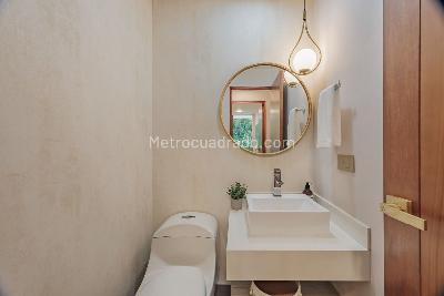 Apartamento de 1 alcoba en venta en El Poblado, Medellín, 53 m² · foto 10 de 12
