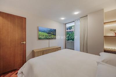 Apartamento de 1 alcoba en venta en El Poblado, Medellín, 53 m² · foto 8 de 12