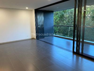 Apartamento de 2 alcobas en arriendo en Altos Del Poblado, Medellín, 103 m² · foto 1 de 12