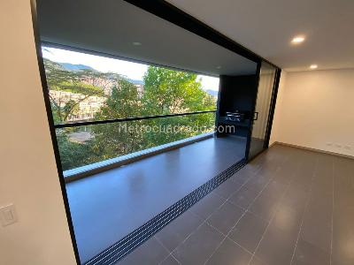 Apartamento de 2 alcobas en arriendo en Altos Del Poblado, Medellín, 103 m² · foto 4 de 12