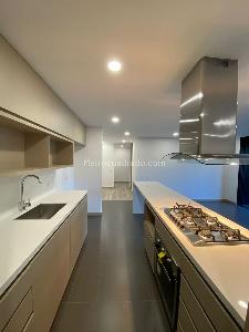 Apartamento de 2 alcobas en arriendo en Altos Del Poblado, Medellín, 103 m² · foto 5 de 12