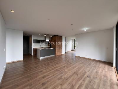 Apartamento en venta en El Poblado, Medellín · foto 2 de 15