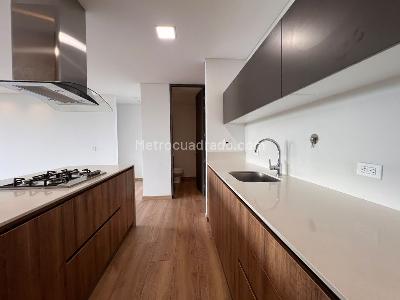 Apartamento en venta en El Poblado, Medellín · foto 4 de 15