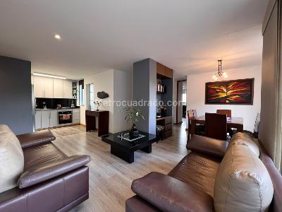 Apartamento en venta en El Poblado, Medellín · foto 2 de 12