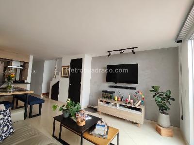 Casa de 3 alcobas en venta en Envigado, Envigado, 120 m² · foto 2 de 12