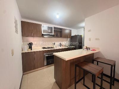 Apartamento de 3 alcobas en venta en Sabaneta, Sabaneta, 78 m² · foto 2 de 12