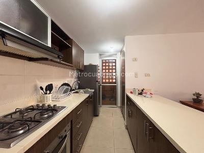 Apartamento de 3 alcobas en venta en Sabaneta, Sabaneta, 78 m² · foto 3 de 12