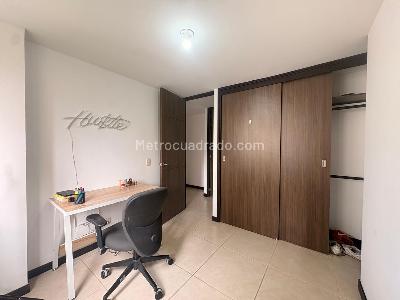 Apartamento de 3 alcobas en venta en Sabaneta, Sabaneta, 78 m² · foto 8 de 12