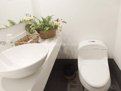 Apartamento de 1 alcoba en venta en El Poblado, Medellín, 63 m² · foto 12 de 13