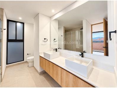 Apartamento de 2 alcobas en venta en El Poblado, Medellín, 110 m² · foto 10 de 11