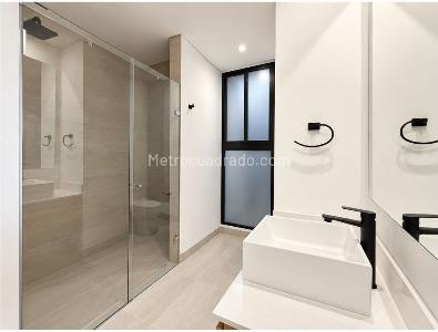 Apartamento de 2 alcobas en venta en El Poblado, Medellín, 110 m² · foto 11 de 11