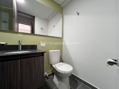 Apartamento de 3 alcobas en venta en El Poblado, Medellín, 76 m² · foto 14 de 15