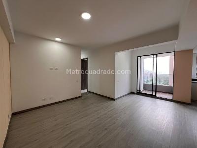 Apartamento de 3 alcobas en venta en El Poblado, Medellín, 76 m² · foto 4 de 15