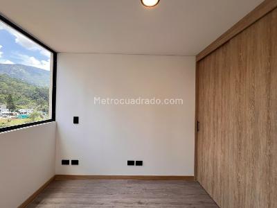 Apartamento de 2 alcobas en arriendo en El Poblado, Medellín, 62 m² · foto 8 de 12