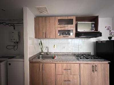 Apartamento de 1 alcoba en arriendo en El Tesoro, Medellín, 35 m² · foto 8 de 17