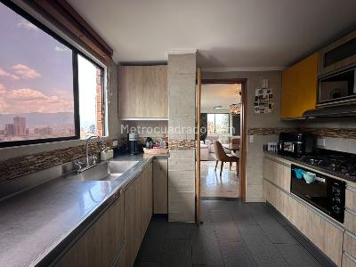 Apartamento de 3 alcobas en venta en El Tesoro, Medellín, 142 m² · foto 7 de 19