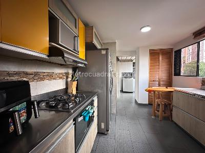 Apartamento de 3 alcobas en venta en El Tesoro, Medellín, 142 m² · foto 9 de 19