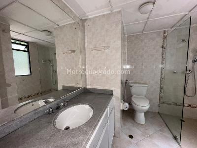 Apartamento en venta en El Poblado, Medellín · foto 15 de 16
