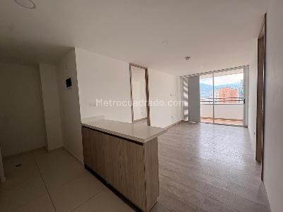 Apartamento de 2 alcobas en venta en Sabaneta, Sabaneta, 65 m² · foto 2 de 12