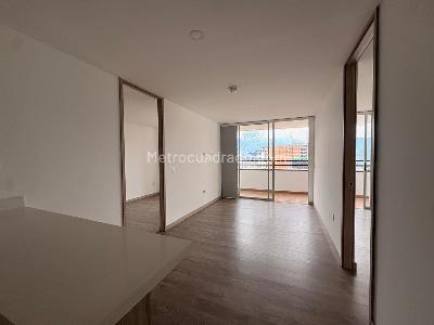 Apartamento de 2 alcobas en venta en Sabaneta, Sabaneta, 65 m² · foto 3 de 12