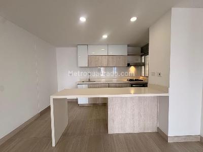 Apartamento de 2 alcobas en venta en Sabaneta, Sabaneta, 85 m² · foto 4 de 13
