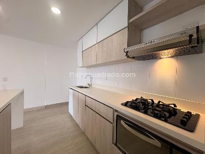 Apartamento de 2 alcobas en venta en Sabaneta, Sabaneta, 85 m² · foto 6 de 13