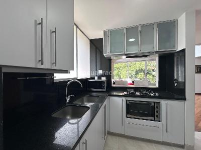 Apartamento de 2 alcobas en arriendo en El Poblado, Medellín, 135 m² · foto 8 de 20
