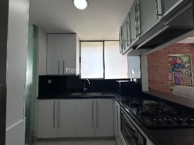 Apartamento de 2 alcobas en arriendo en El Poblado, Medellín, 135 m² · foto 9 de 20