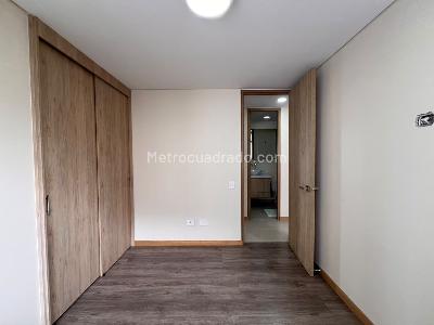 Apartamento de 3 alcobas en venta en El Poblado, Medellín, 111 m² · foto 10 de 14