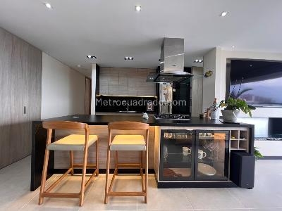 Apartamento de 3 alcobas en venta en El Poblado, Medellín, 111 m² · foto 3 de 14