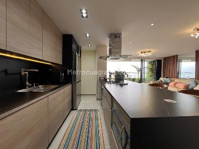 Apartamento de 3 alcobas en venta en El Poblado, Medellín, 111 m² · foto 4 de 14