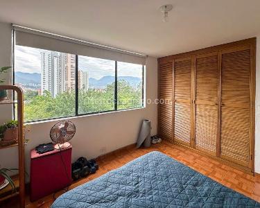 Apartamento de 3 alcobas en venta en El Castillo, Medellín, 137 m² · foto 12 de 14