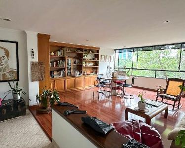 Apartamento de 3 alcobas en venta en El Castillo, Medellín, 137 m² · foto 2 de 14