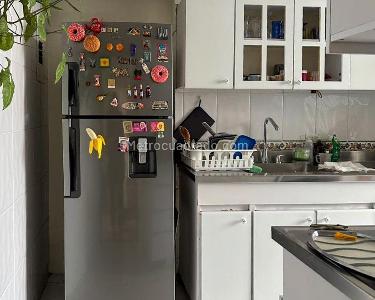 Apartamento de 3 alcobas en venta en El Castillo, Medellín, 137 m² · foto 5 de 14