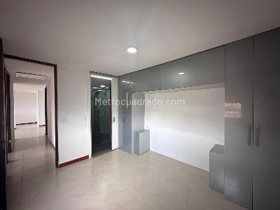 Apartamento de 3 alcobas en venta en El Poblado, Medellín, 74 m² · foto 11 de 19