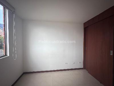Apartamento de 3 alcobas en venta en El Poblado, Medellín, 74 m² · foto 13 de 19