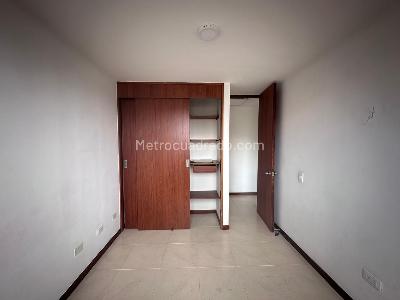 Apartamento de 3 alcobas en venta en El Poblado, Medellín, 74 m² · foto 14 de 19