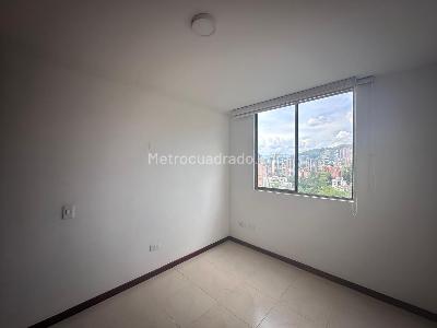 Apartamento de 3 alcobas en venta en El Poblado, Medellín, 74 m² · foto 15 de 19
