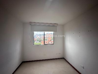 Apartamento de 3 alcobas en venta en El Poblado, Medellín, 74 m² · foto 16 de 19