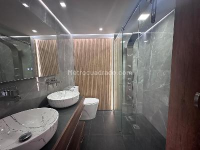 Apartamento de 3 alcobas en venta en El Poblado, Medellín, 74 m² · foto 18 de 19